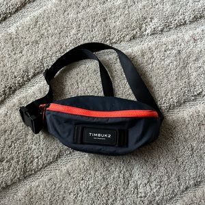 Timbuk2 Slacker Chest Pack crossbody bag